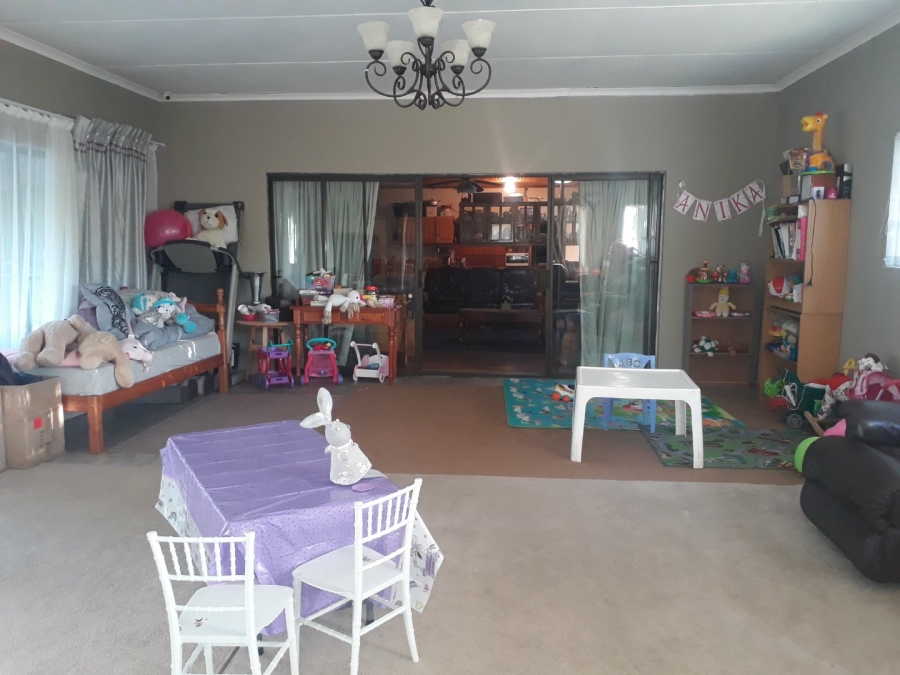 5 Bedroom Property for Sale in Sasolburg Free State